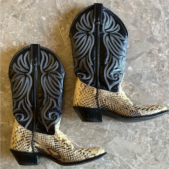 Laredo Shoes - Vintage Laredo Snake Skin Boots